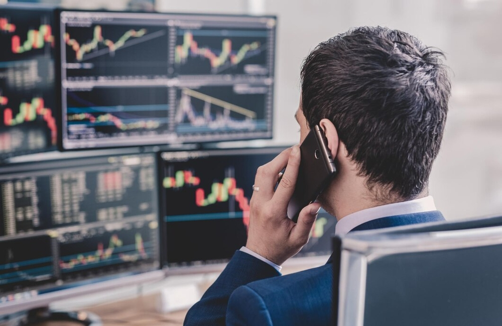 Fed Minutes Could Set The Tone: Week Ahead In US Markets
