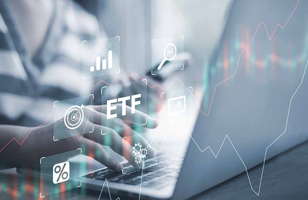 How to choose between ETFs and funds